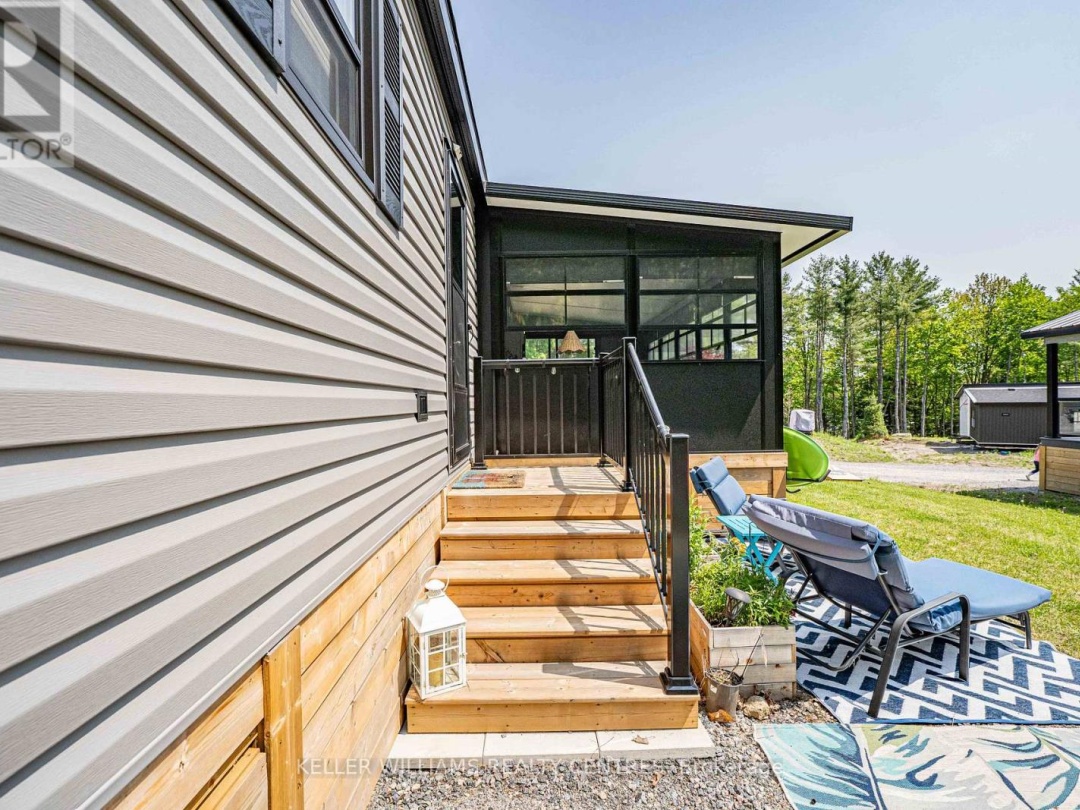 #38 LAKERIDGE - 1047 BONNIE LAKE CAMP ROAD, Bracebridge (Macaulay)