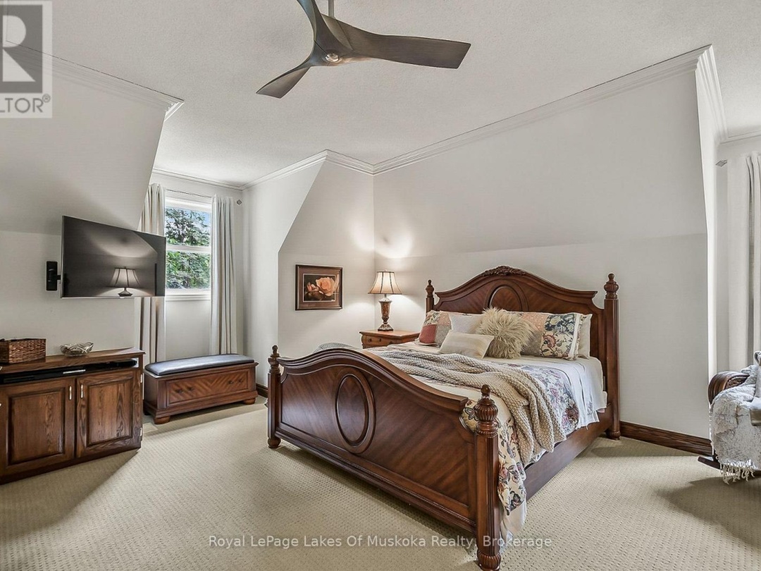 103 SOUTHBANK DRIVE, Muskoka River