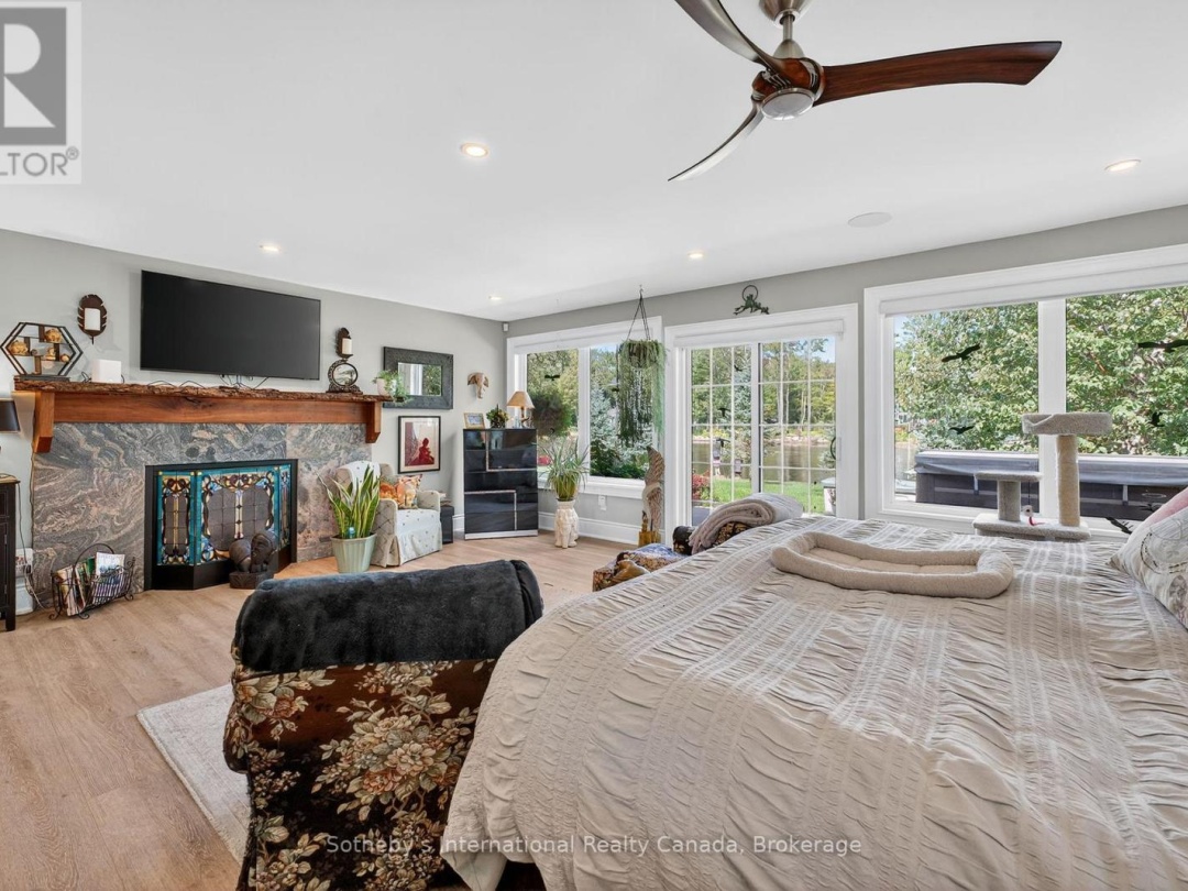1082 BEAUMONT FARM ROAD, Muskoka River