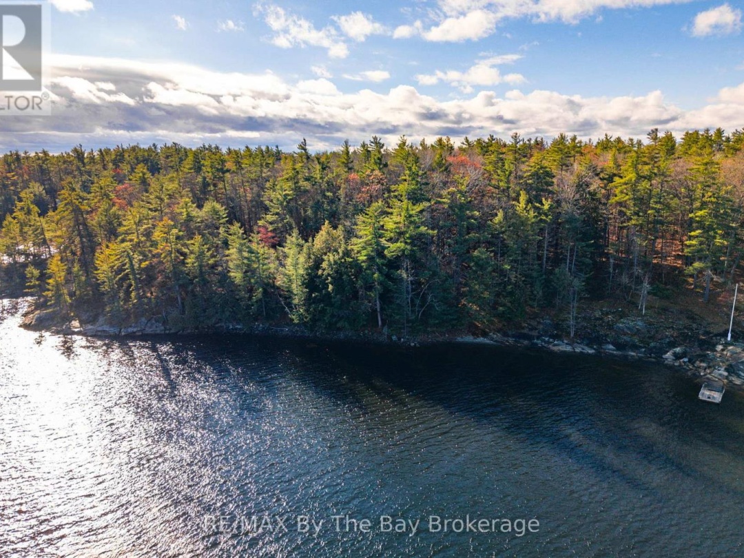 3220 IS 1810 / BONE IS, Georgian Bay