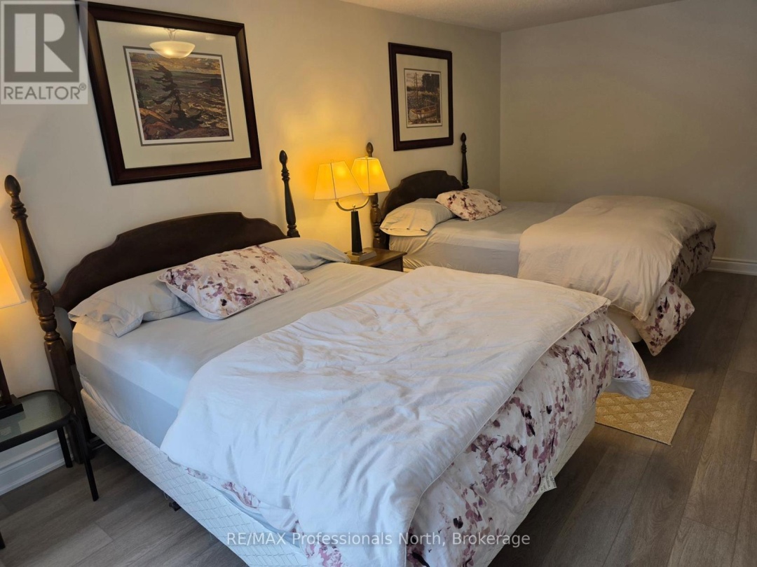 105 - 32 DEERHURST GREENS DRIVE, Peninsula Lake