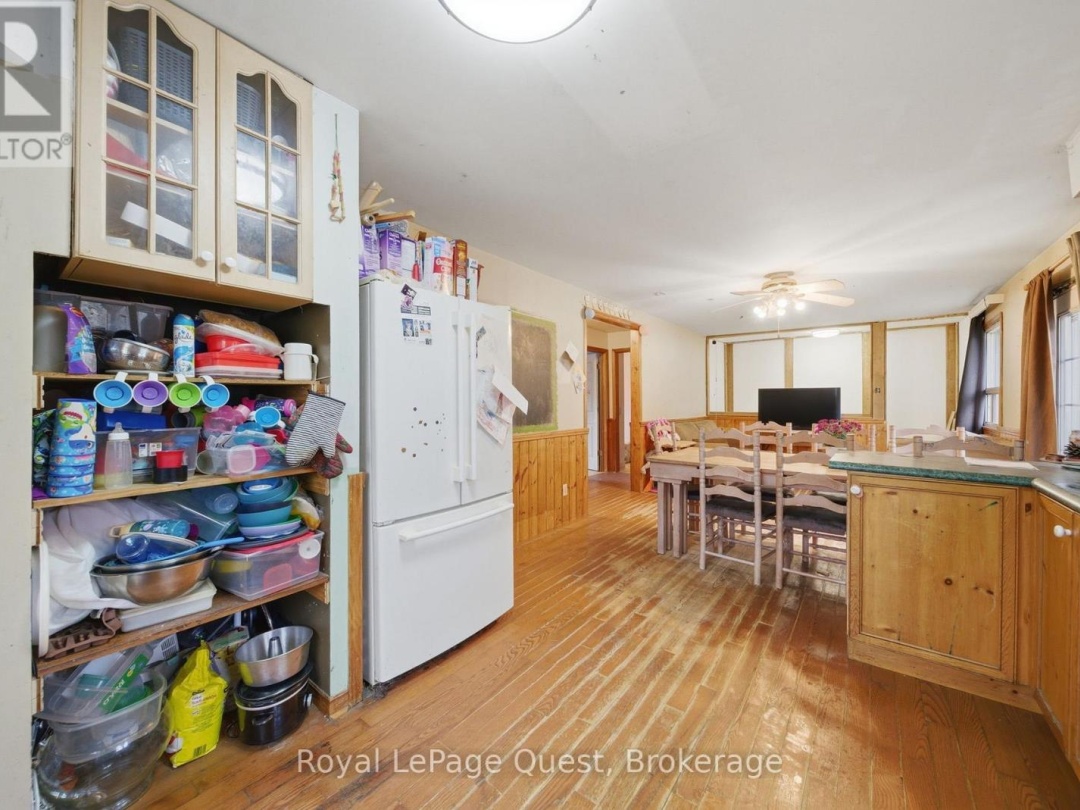 7476 ASH CRESCENT, Black River
