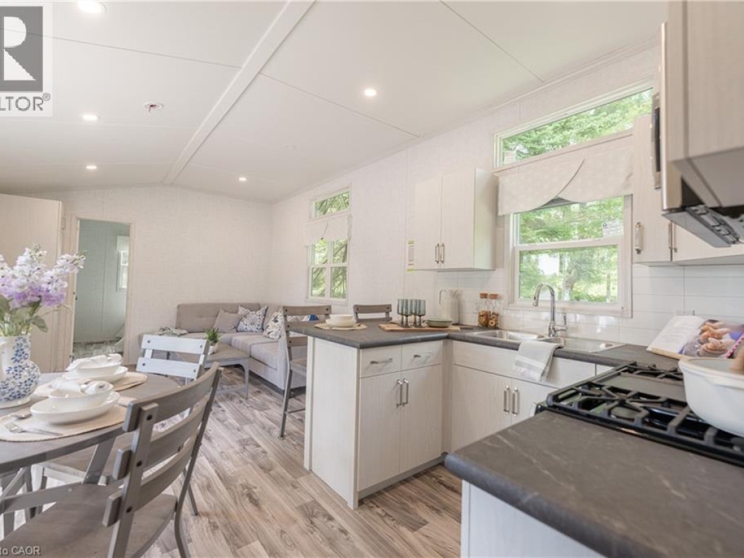 85 HUTCHINSON BEACH Road Unit# B56, Deer Lake