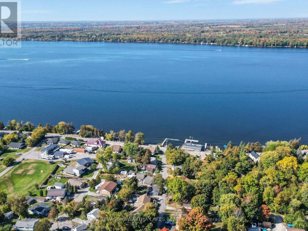12 BIRCHCLIFF AVENUE, Sturgeon Lake