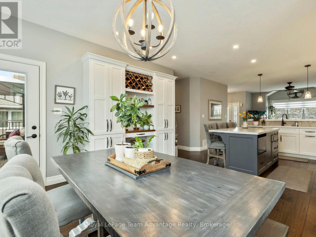 8 AVERY COURT, Parry Sound