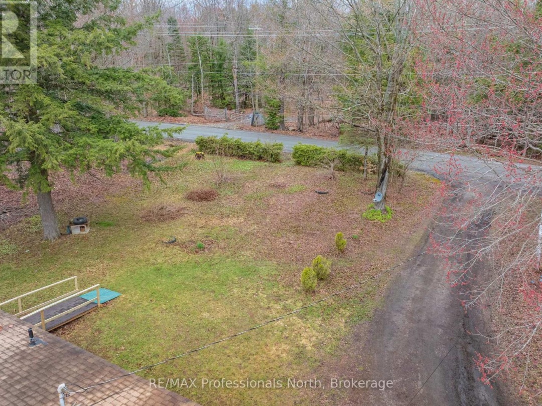 1056 KIRK LINE W, Bracebridge (Macaulay)