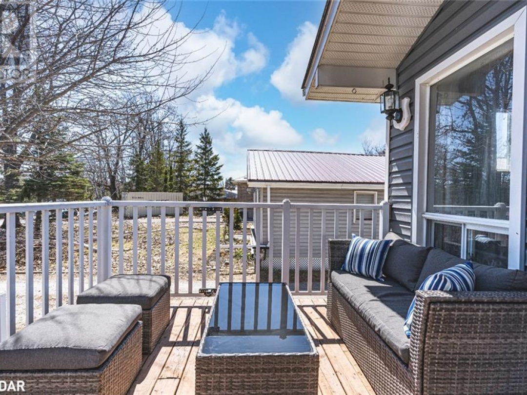 185 AVERY POINT Road, Dalrymple Lake