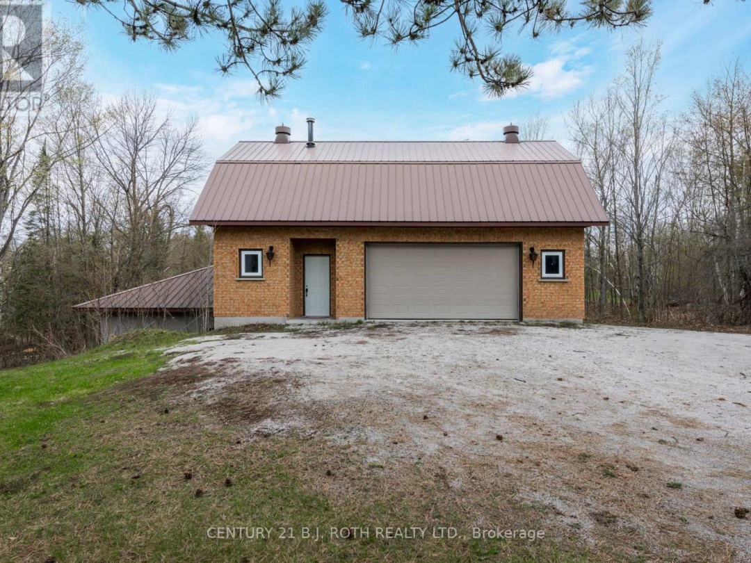 1076 BIRCHCLIFFE CRESCENT, Severn