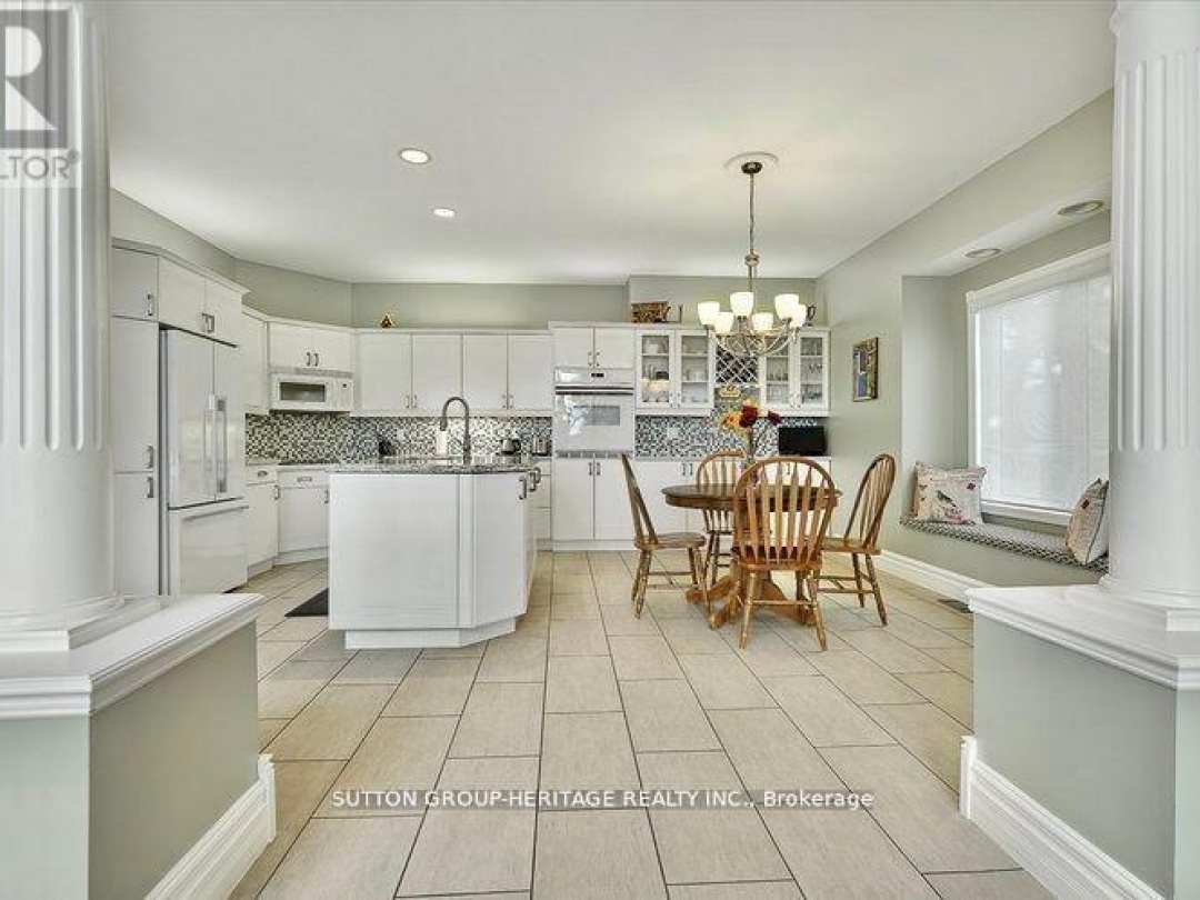 400 FRONT STREET W, Sturgeon Lake