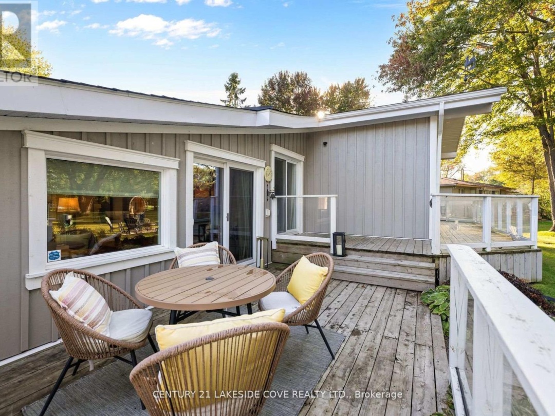 27 POPLAR CRESCENT W, Lake Simcoe