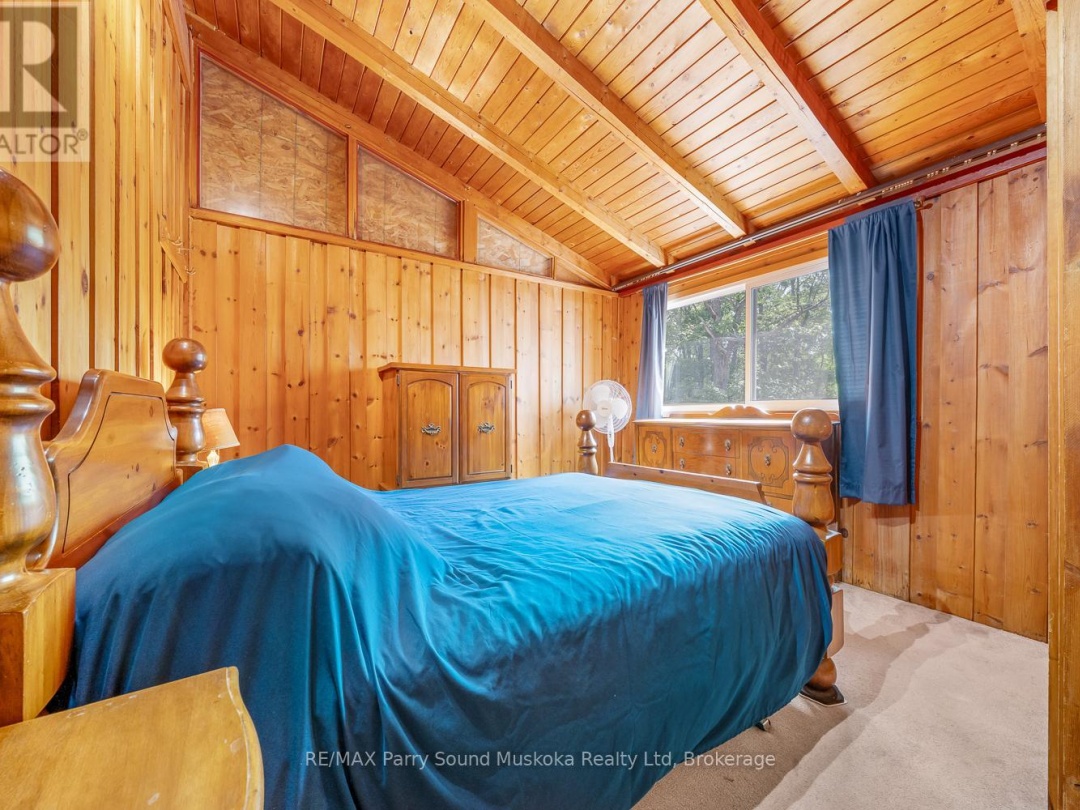 124 PINEWOOD ROAD, 