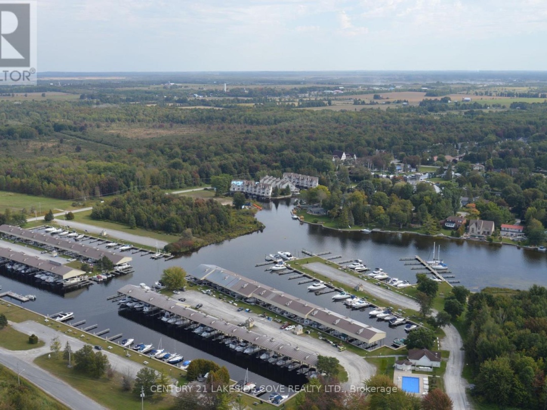 UNIT 4 - 4 PARADISE BOULEVARD, Lake Simcoe