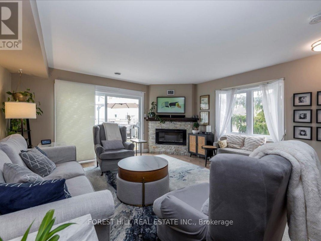 8 - 100 LAGUNA PARKWAY, 