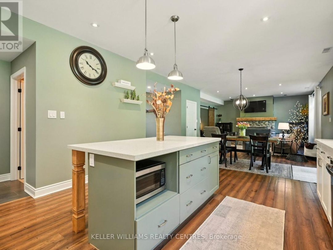 96 LINDGREN ROAD E, 
