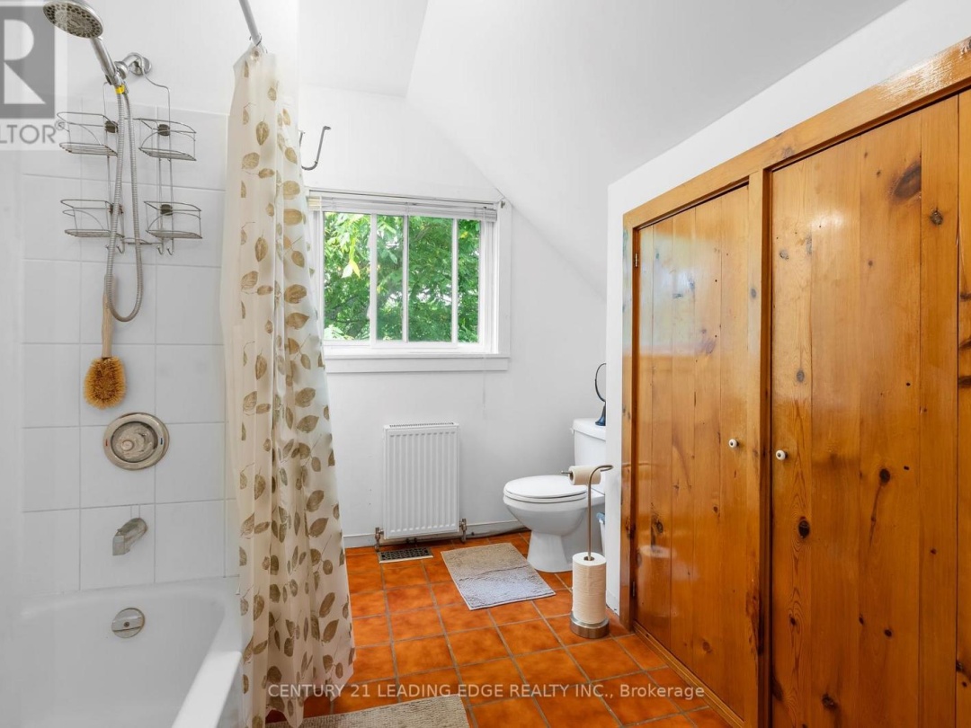 4077 MONCK ROAD, 