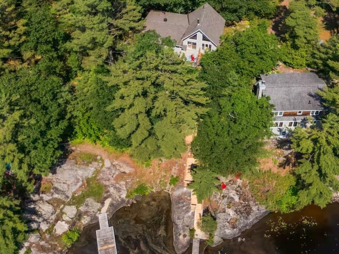 1040 OAK ROAD, Kahshe Lake