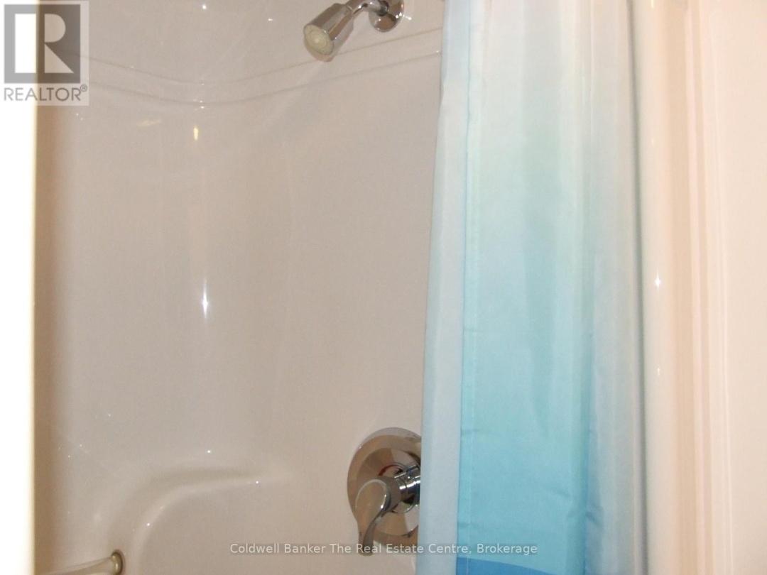 205 - 115 BOND STREET E, 