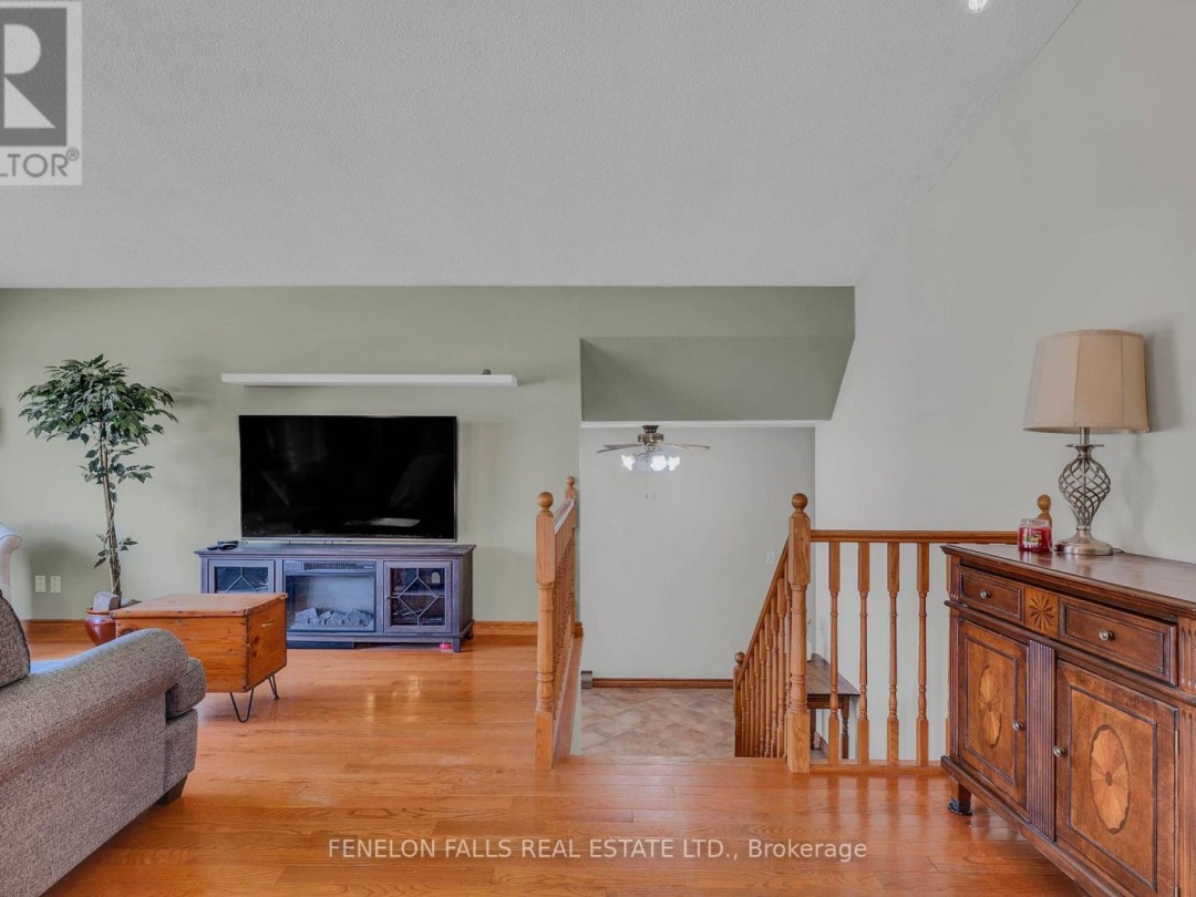 36 JANLISDA DRIVE, Kawartha Lakes (Fenelon Falls)