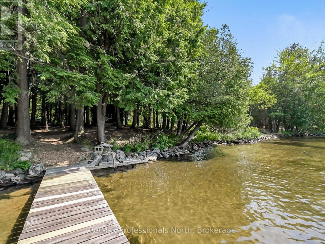 1054 BRYDONS BAY ROAD, Lake Muskoka