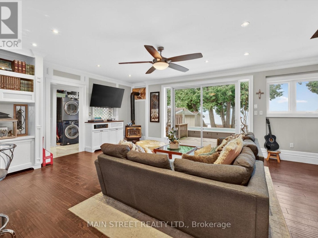 142 CEDAR BEACH ROAD, Lake Simcoe