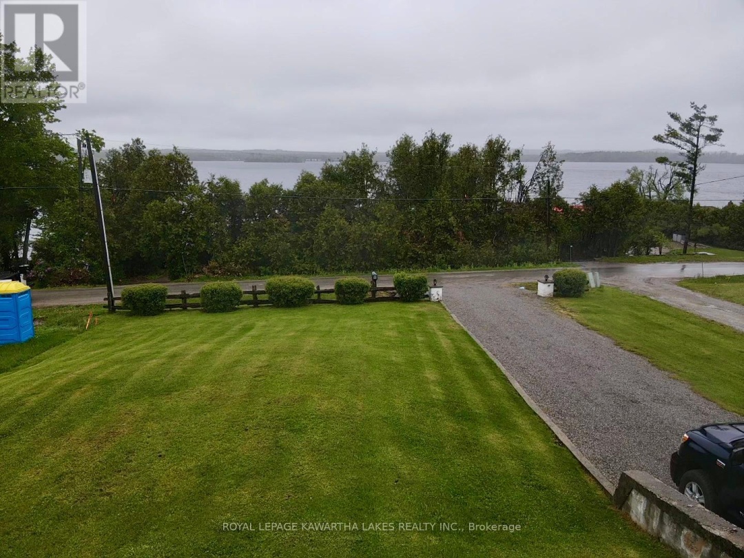835 Cedar Glen Road, Sturgeon Lake