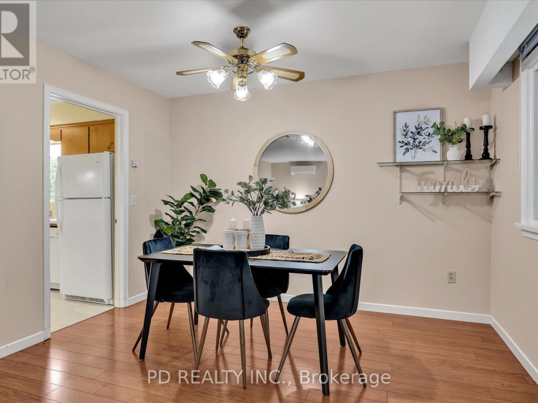 28 BOND STREET E, 