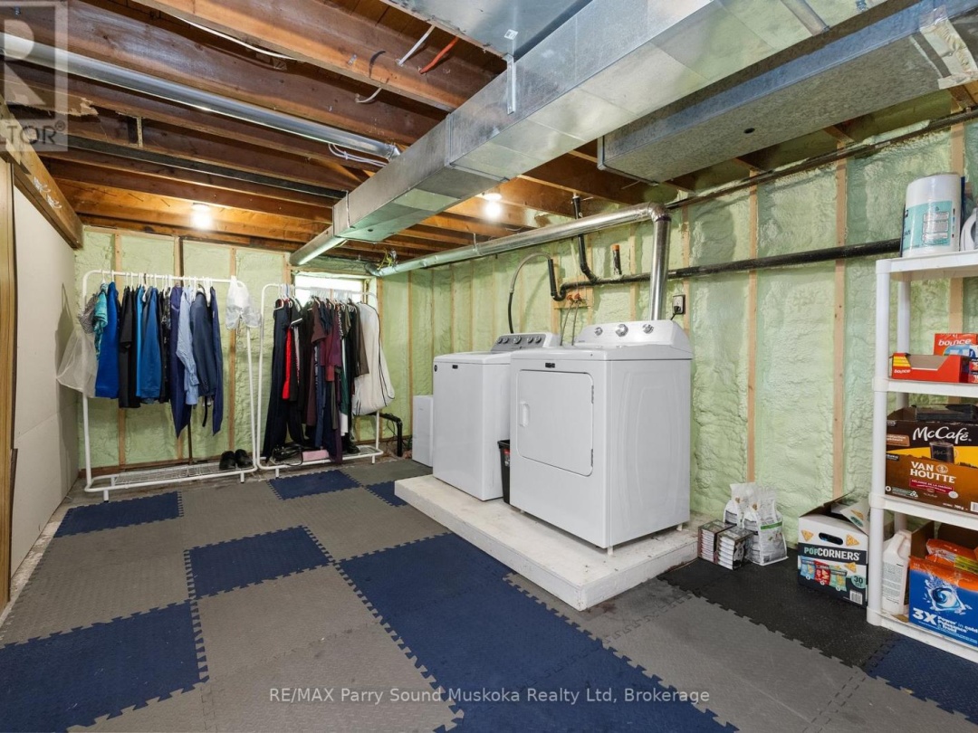 8 PINERIDGE DRIVE, McDougall