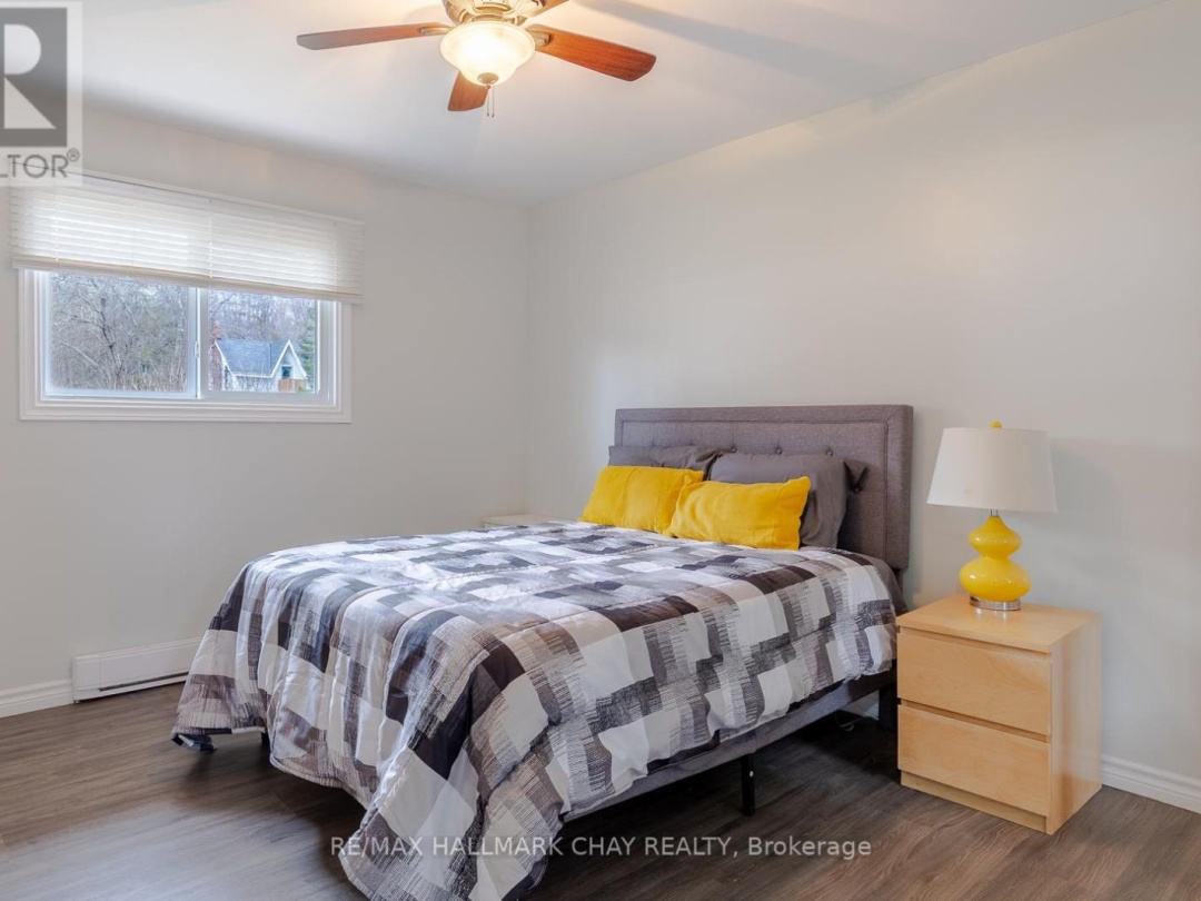 6 DICKSON STREET, Kawartha Lakes (Kinmount)