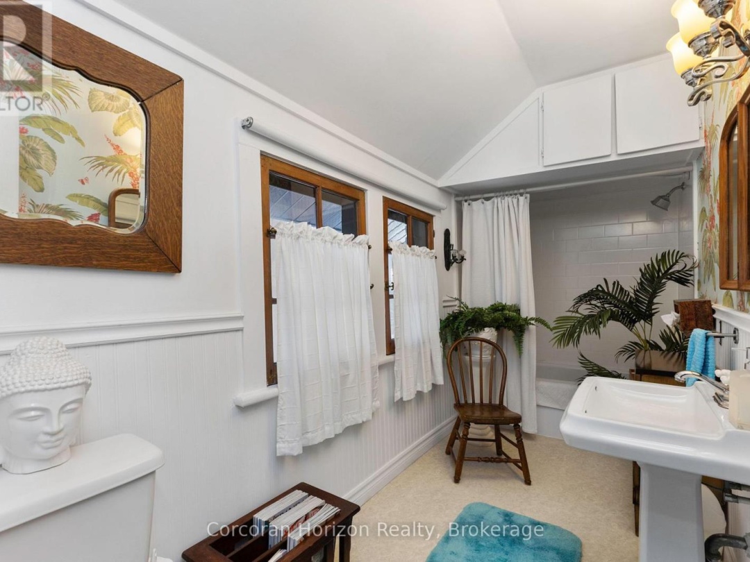 1641 WALKERS POINT ROAD, 