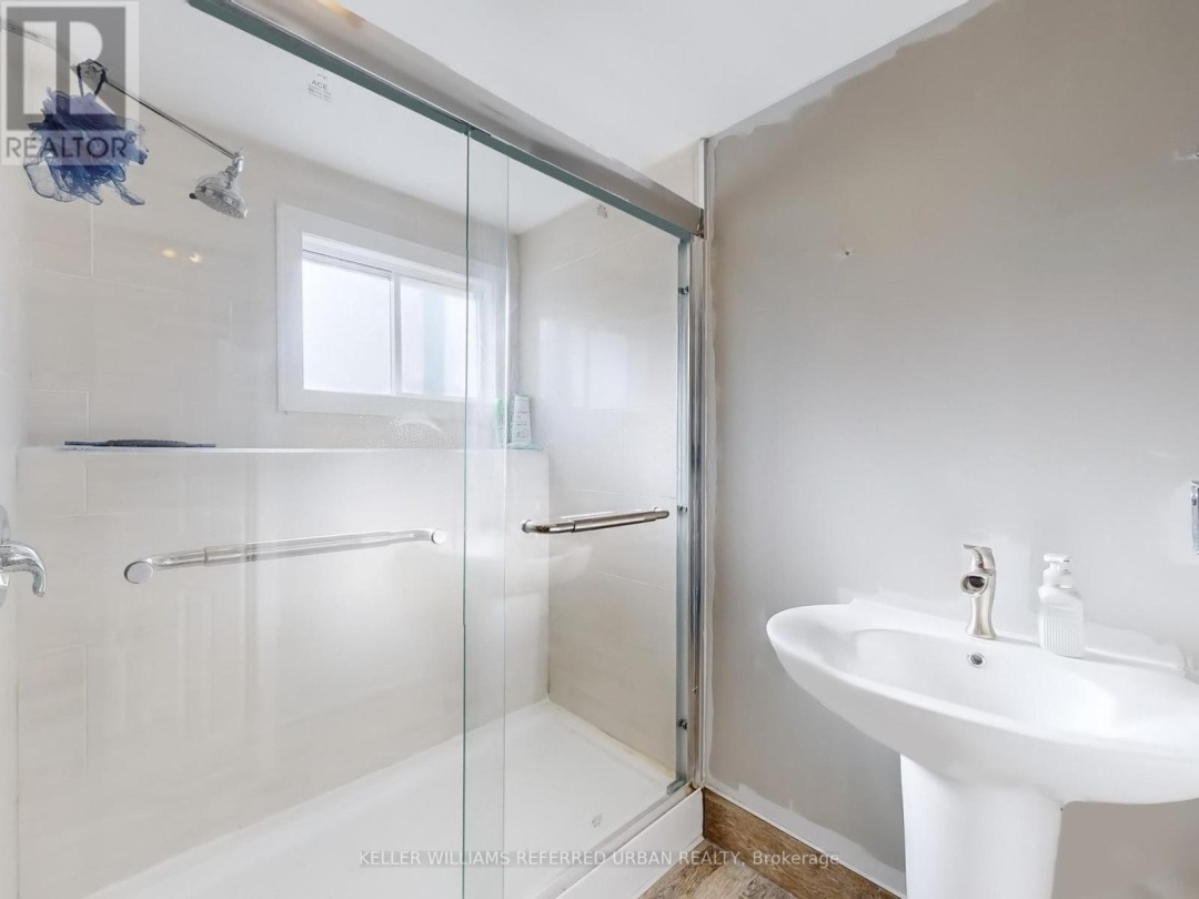 30 TRENT RIVER ROAD N, 