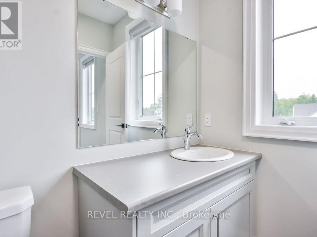 4 CLYDESDALE COURT, 