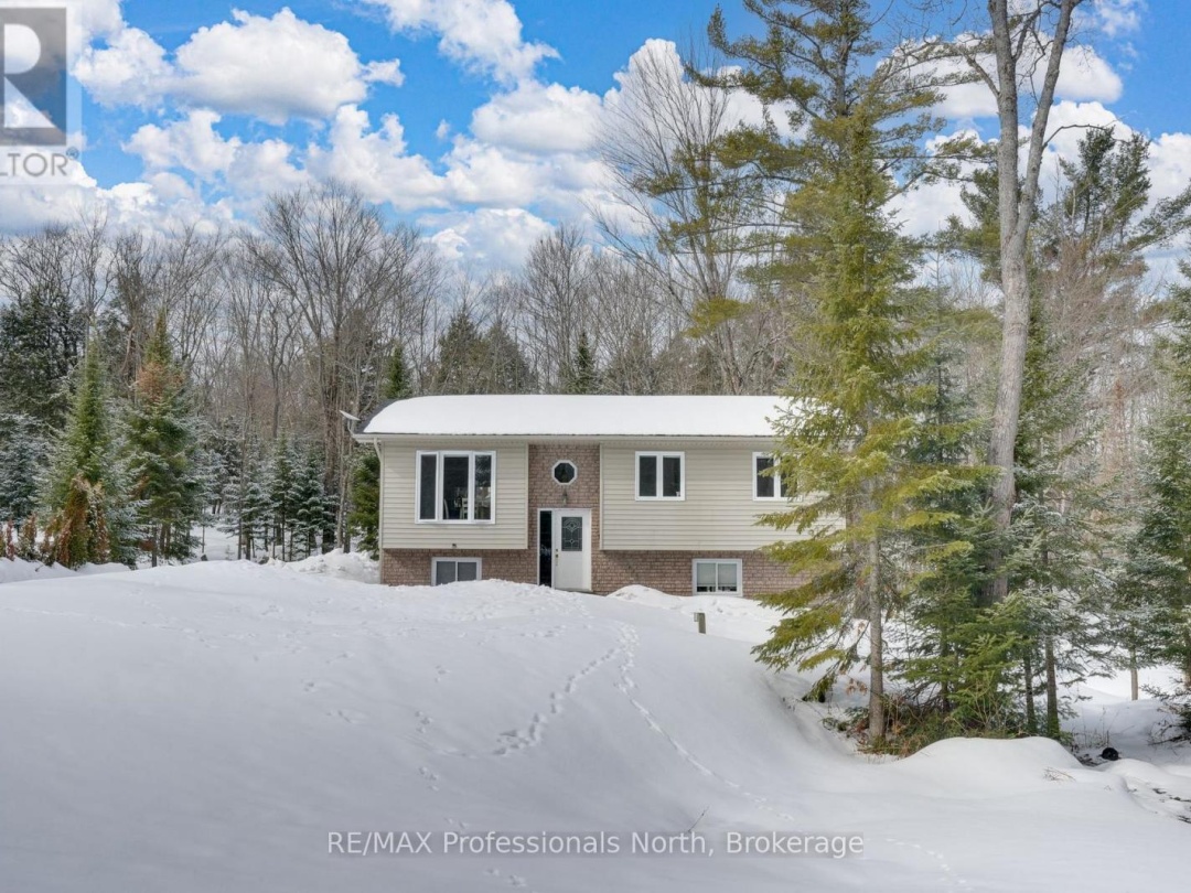 1036 POST ROAD, Bracebridge (Macaulay)