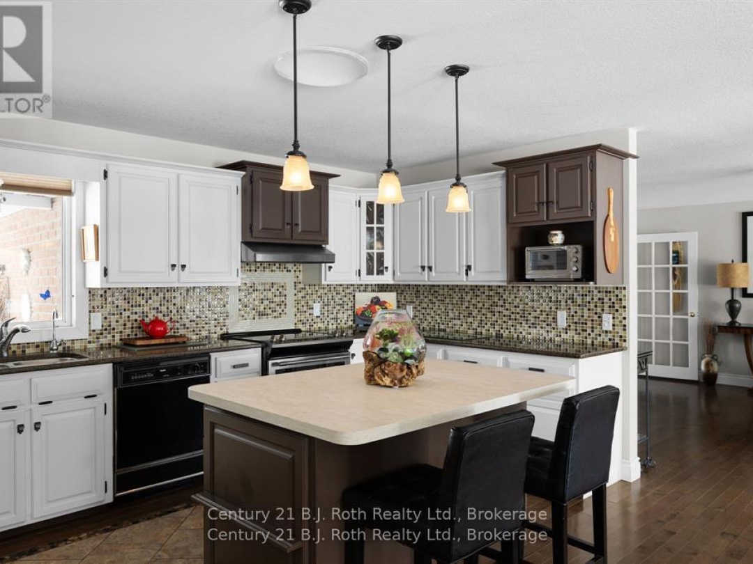 179 BAYSHORE DRIVE, Lake Simcoe