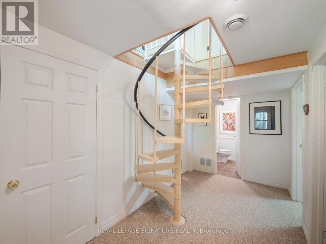 22 IROQUOIS RIDGE, 