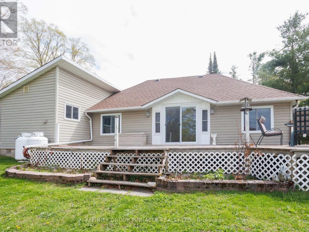 106 COLDSTREAM ROAD, Rosedale Lake