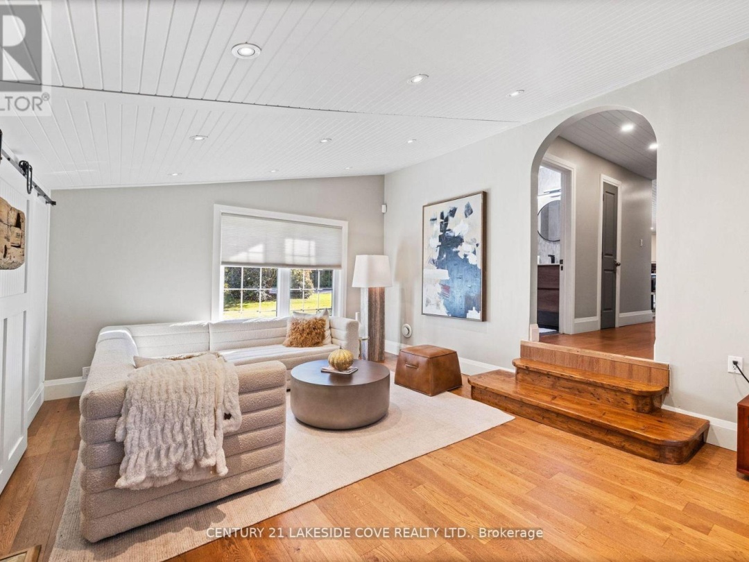 27 POPLAR CRESCENT W, Lake Simcoe
