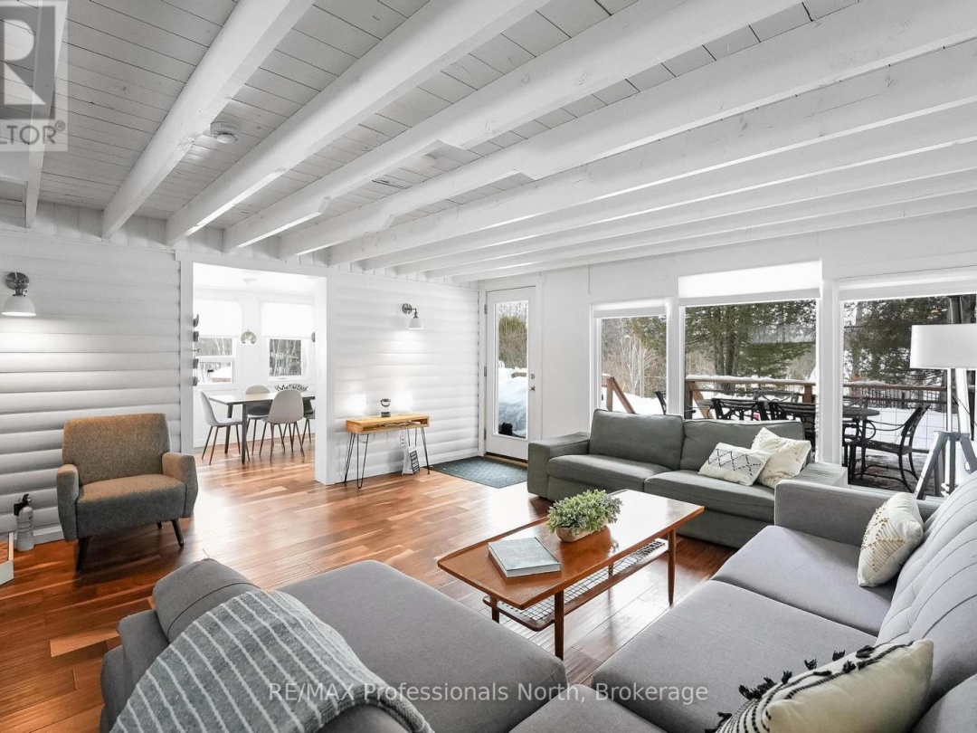 1044 SHANAHAN TRAIL, Horseshoe Lake