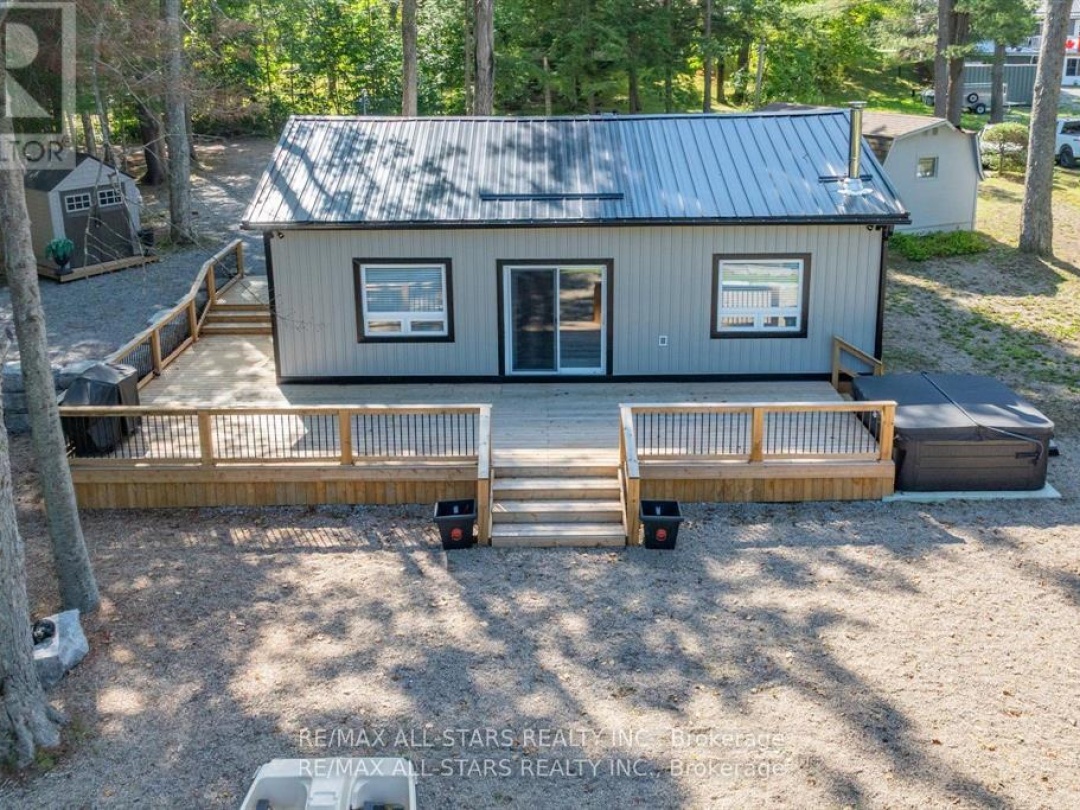 11 LITTLE BAY DRIVE, Gull River
