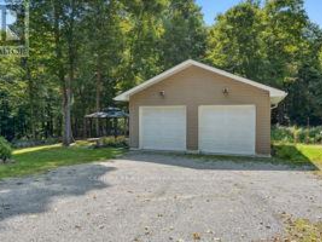 1024 Dennison Road, Minden Hills