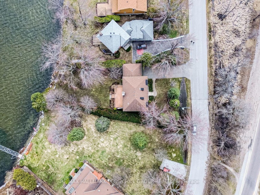 395 COLLINS DRIVE, Lake Simcoe