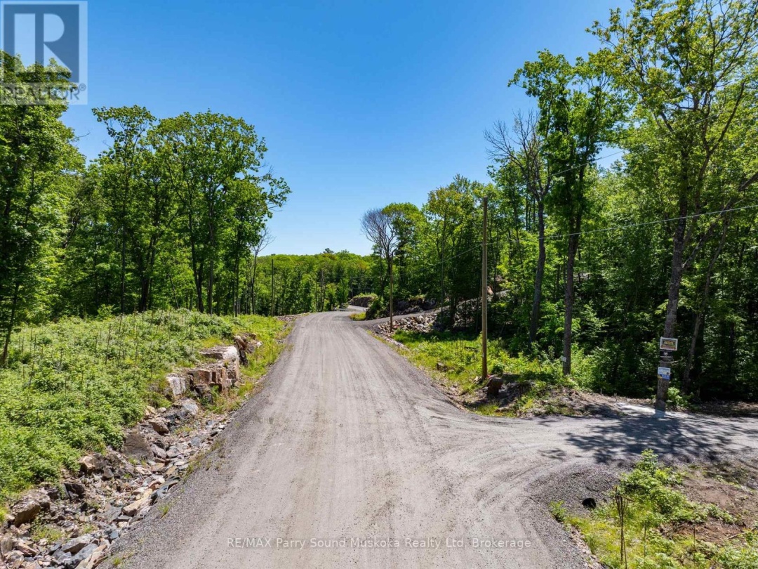 21 WEE-GE-WA ROAD, Clear Lake
