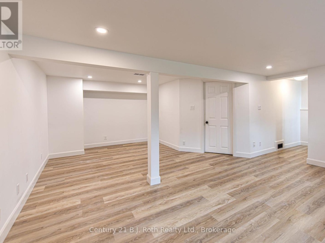 4693 DANIEL STREET, Ramara (Atherley)