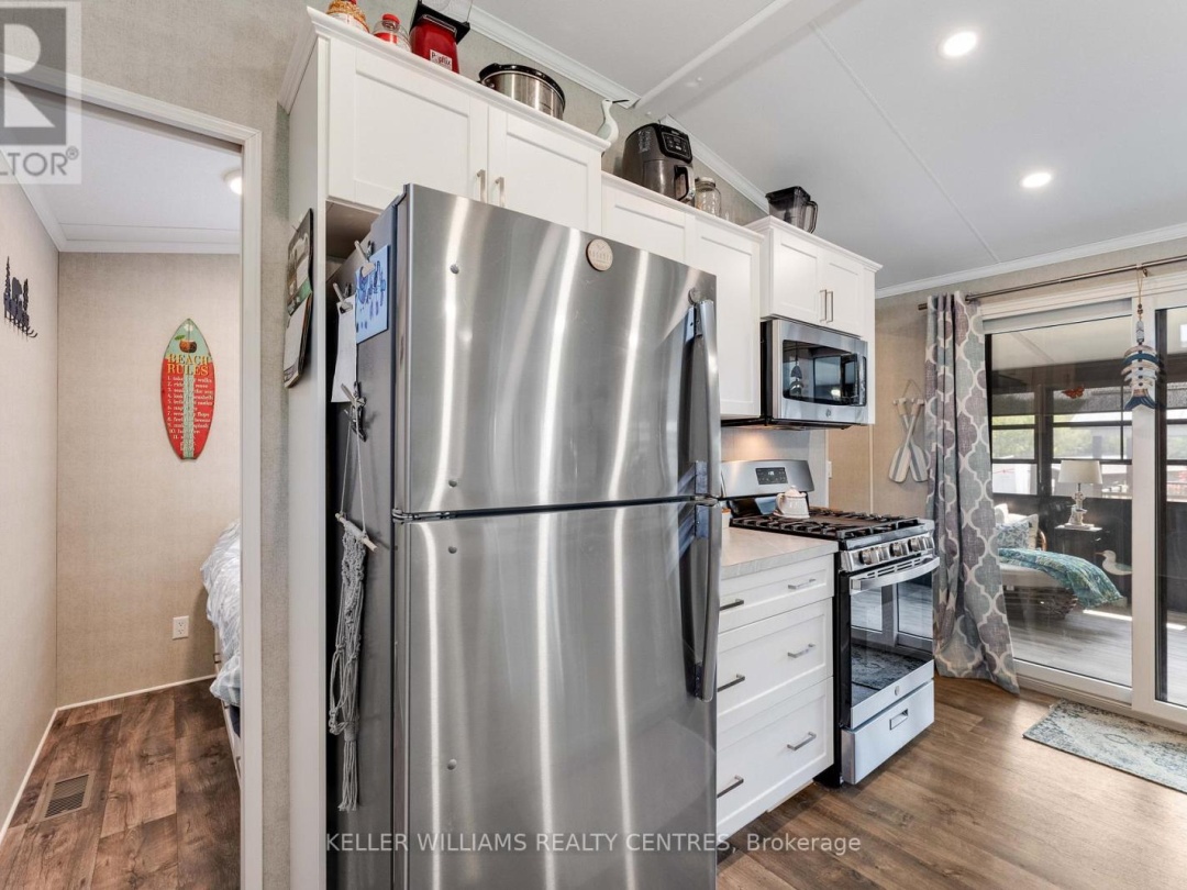 #38 LAKERIDGE - 1047 BONNIE LAKE CAMP ROAD, Bracebridge (Macaulay)