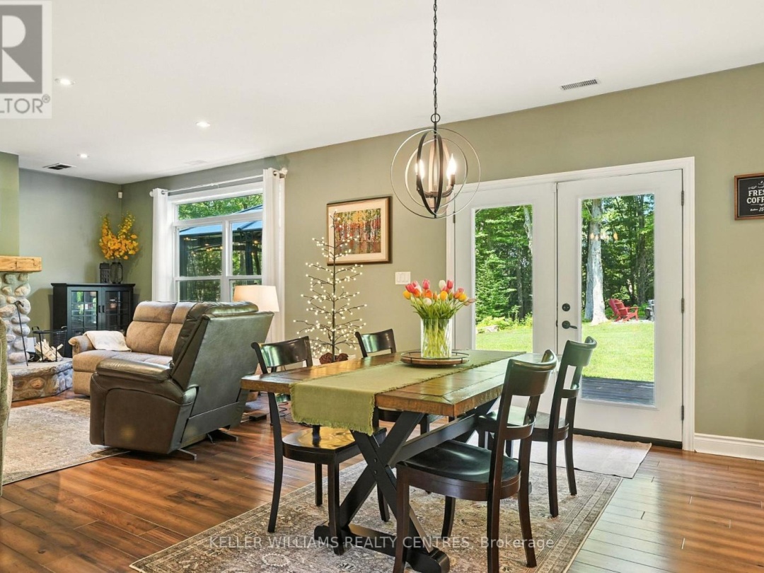 96 LINDGREN ROAD E, 