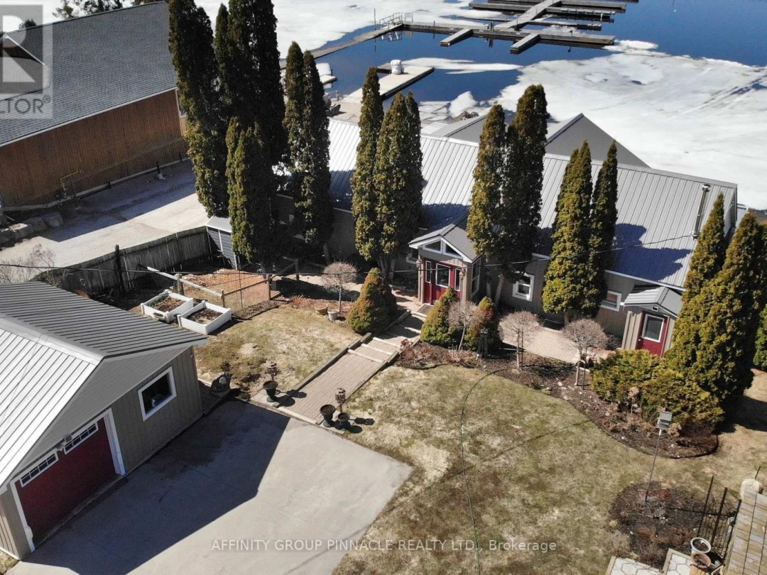 14 ORIOLE ROAD, Cameron Lake
