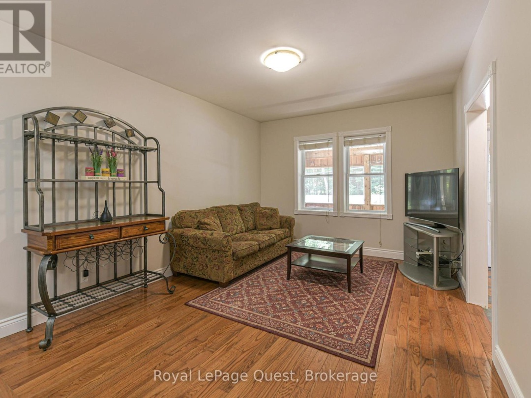 1046 SOUTHWOOD ROAD, 