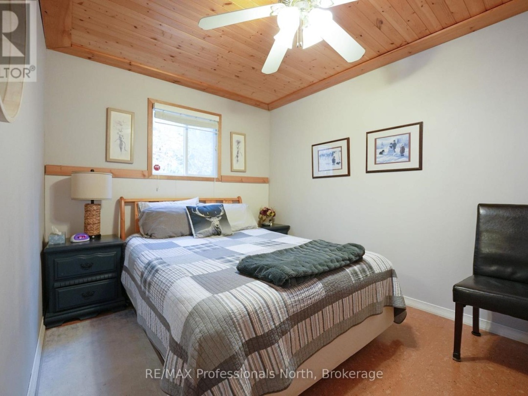 1110 MISKWABI LAKE ROAD, Miskwabi Lake