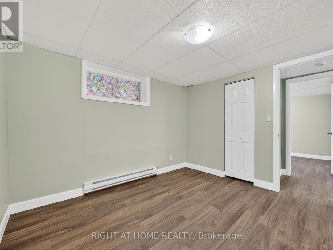 112 BORLAND STREET E, 
