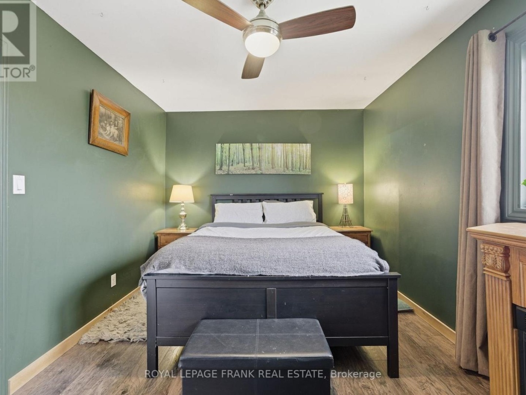 879 LINDEN VALLEY ROAD, Kawartha Lakes (Mariposa)