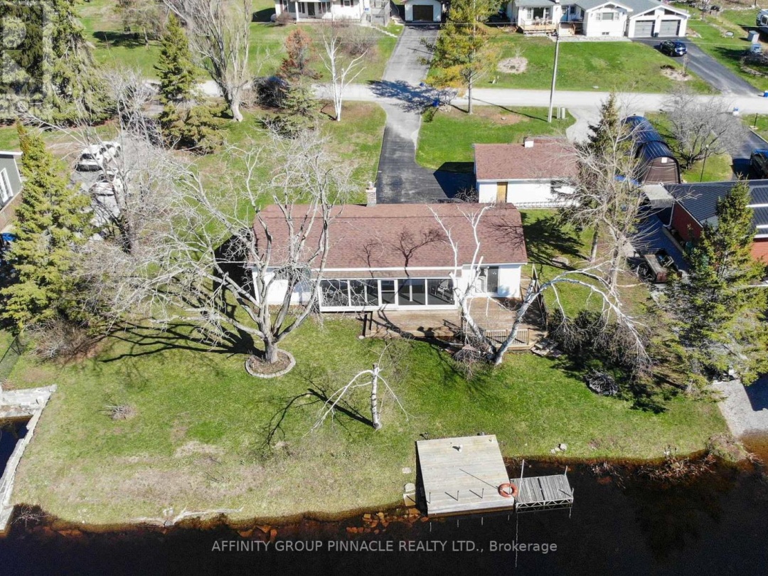 12 NORTH BAYOU ROAD, Sturgeon Lake